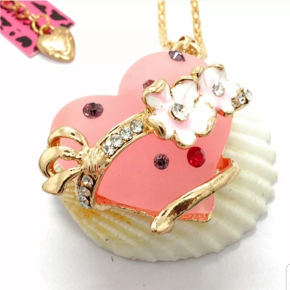 BJ, Red, Crystal Flower 3D Heart Sweater Necklace - Picture 3 of 5